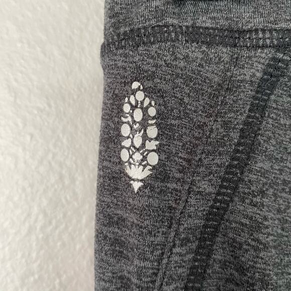 Free People Movement Infinity Leggings M Cut Out Cropped Activewear Athletic - Picture 5 of 6